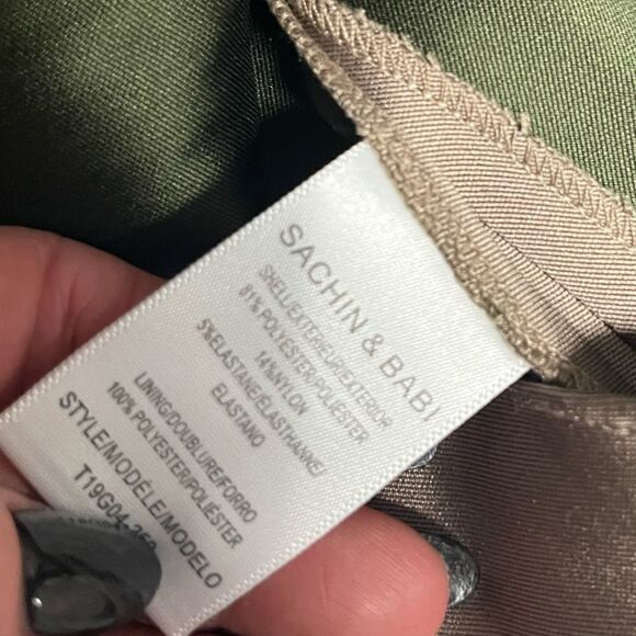 NWT women’s SACHIN & BABI Penelope V-neck Bow Back maxi Gown In tan gold size 12 - Picture 10 of 11